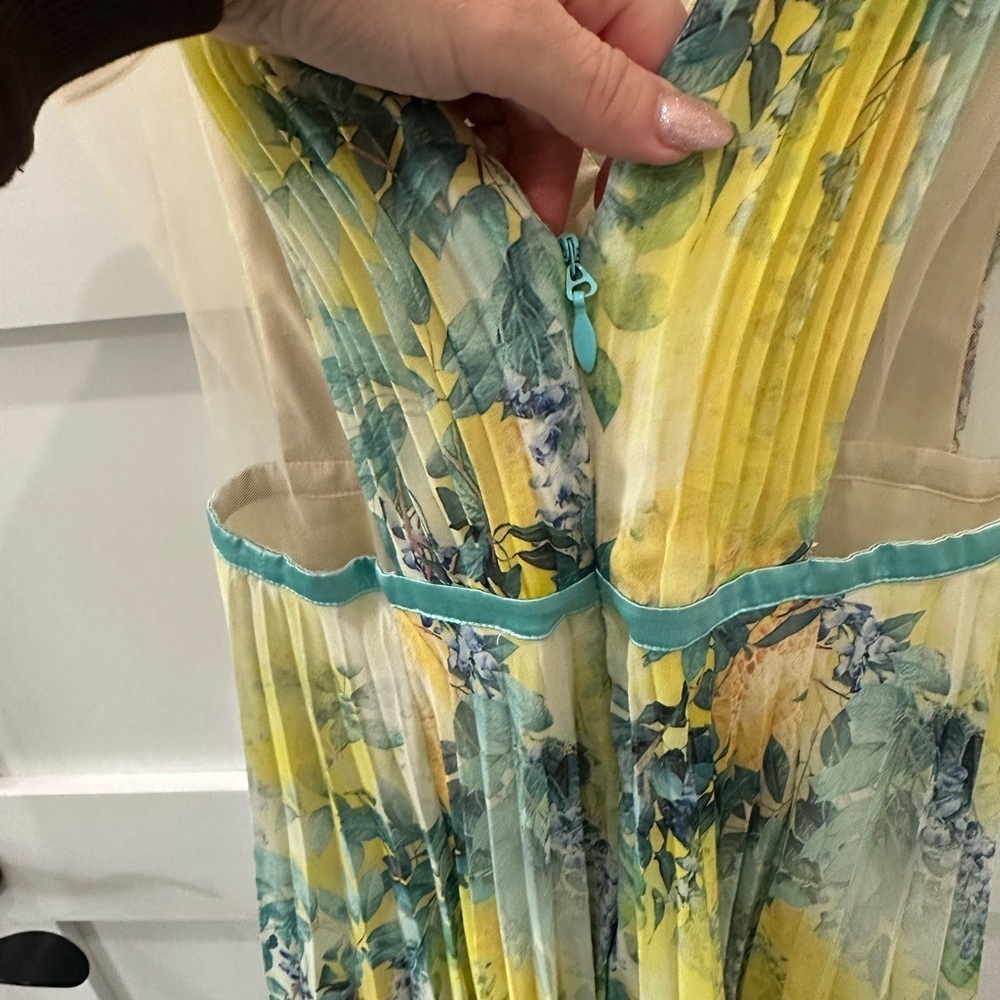 Bebe sleeveless Maxi Gown Size 6 - Picture 6 of 9